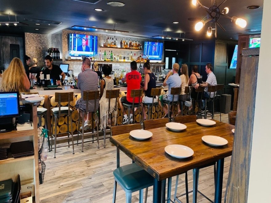 Pines Public House & Eatery