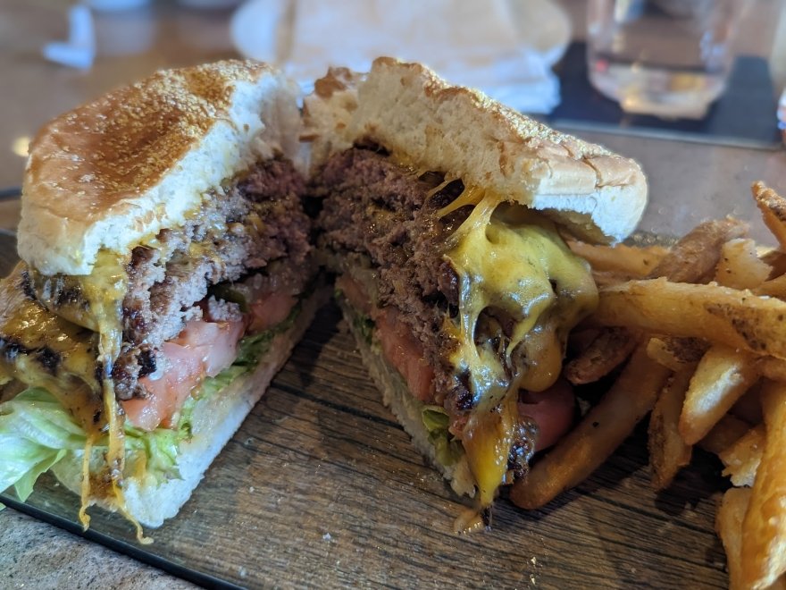 Fast Eddie's Corner Bar & Grille